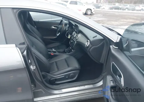 2015 Mercedes-Benz Cla 250 4Matic z USA, uszkodzony, nr VIN WDDSJ4GB0FN270724